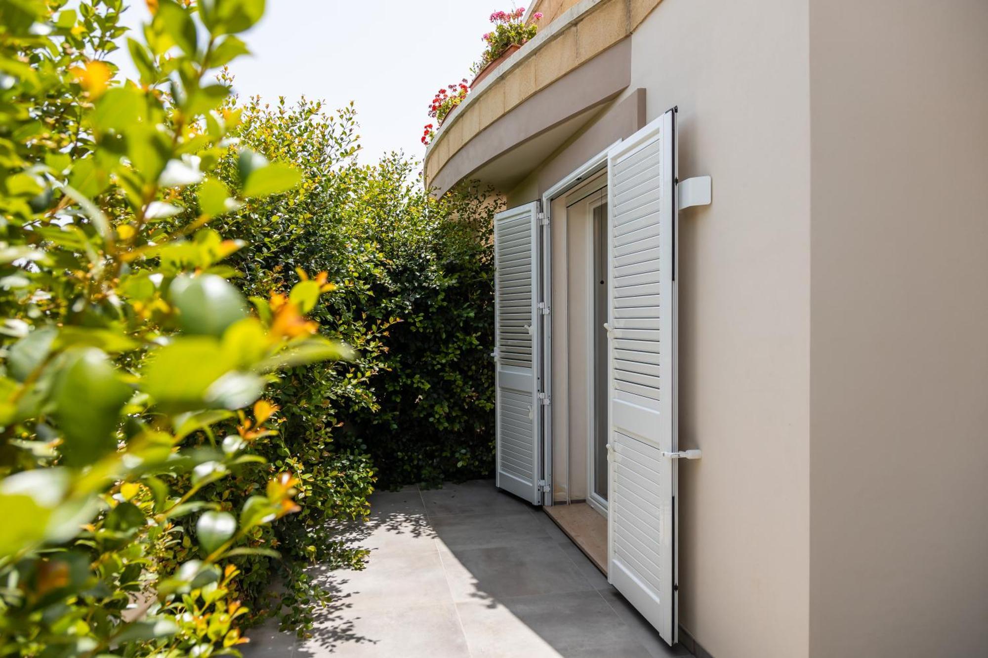 La Collina Di Montegrappa - Suites With Heated Private Pool - Suites With Shared Pool Tuglie Habitación foto